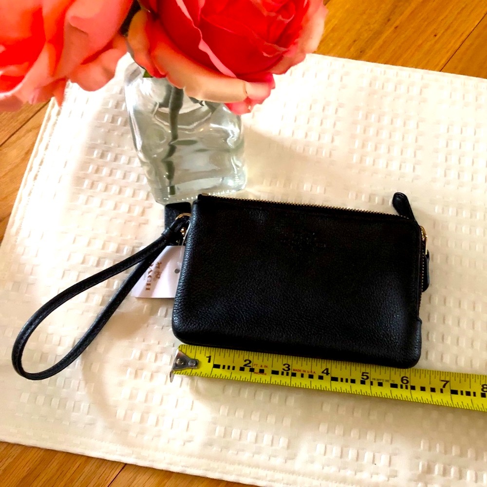 COACH black wristlet w/gold zippers - Picture 4 of 14